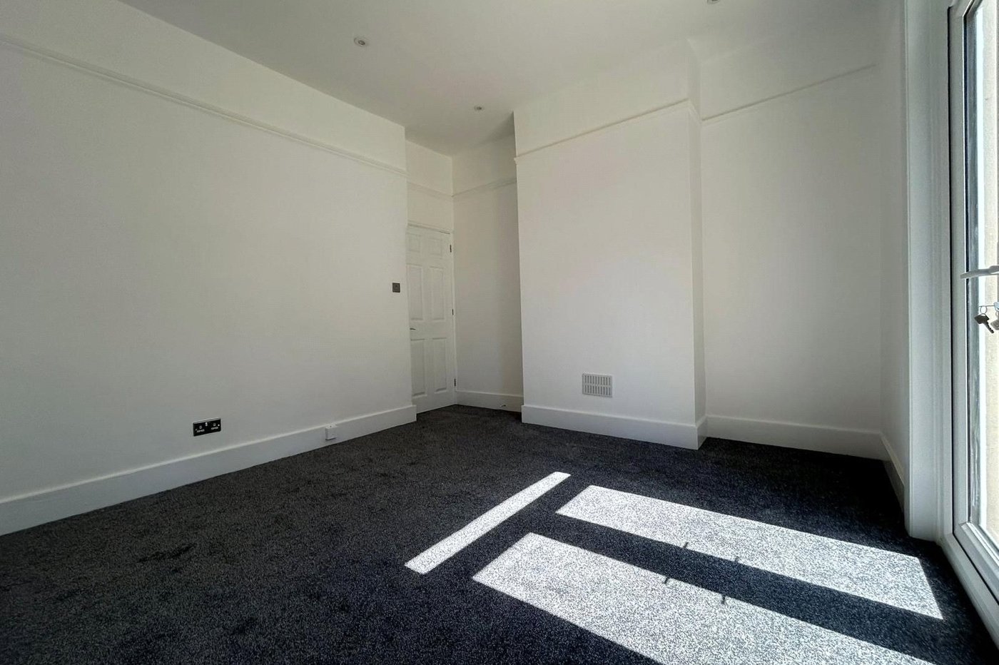 2 bedroom property for sale in Catford | Robinson Jackson