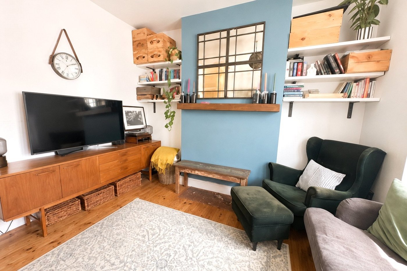 2 bedroom property for sale in London | Robinson Jackson