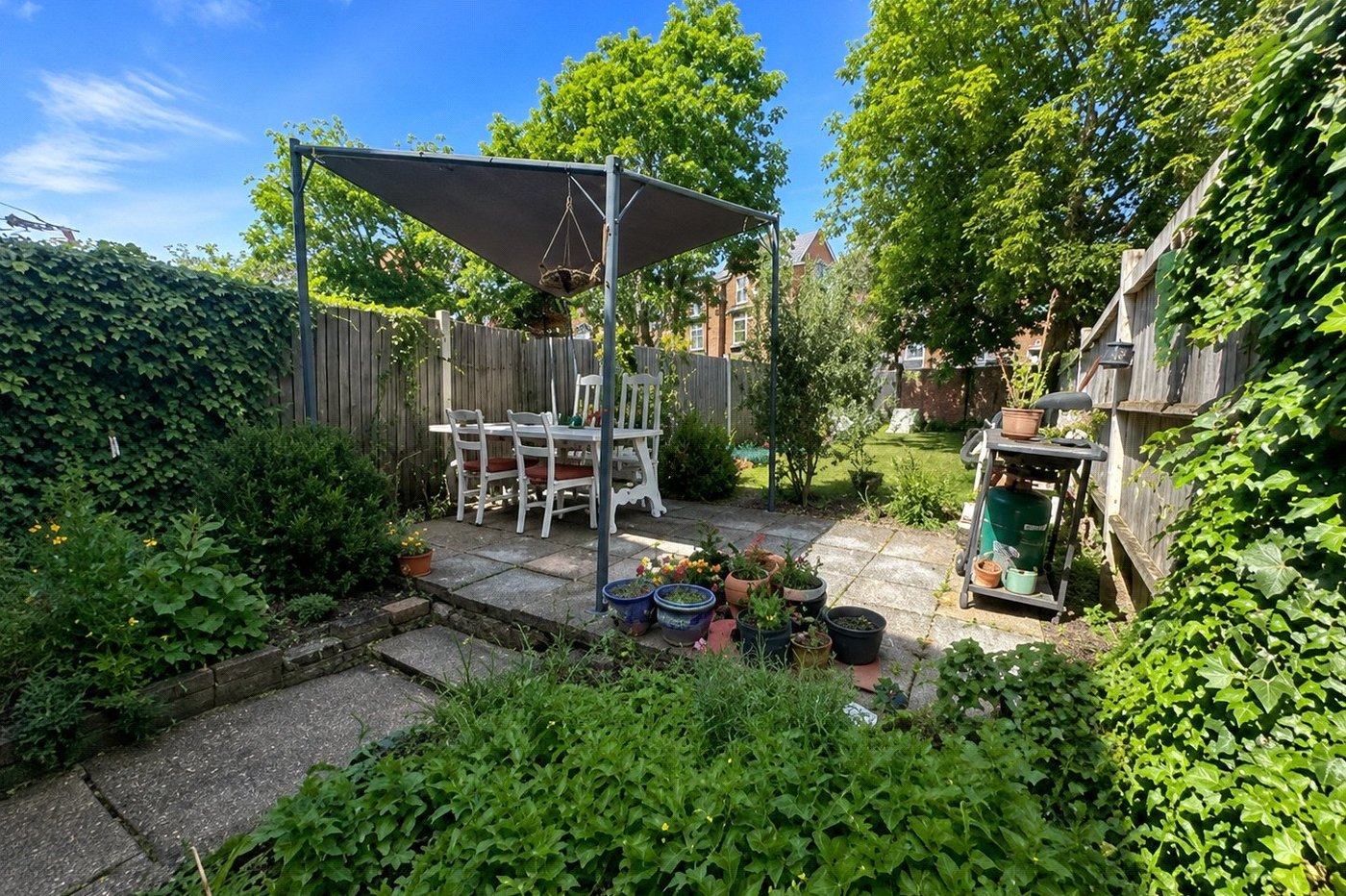 2 bedroom property for sale in London | Robinson Jackson