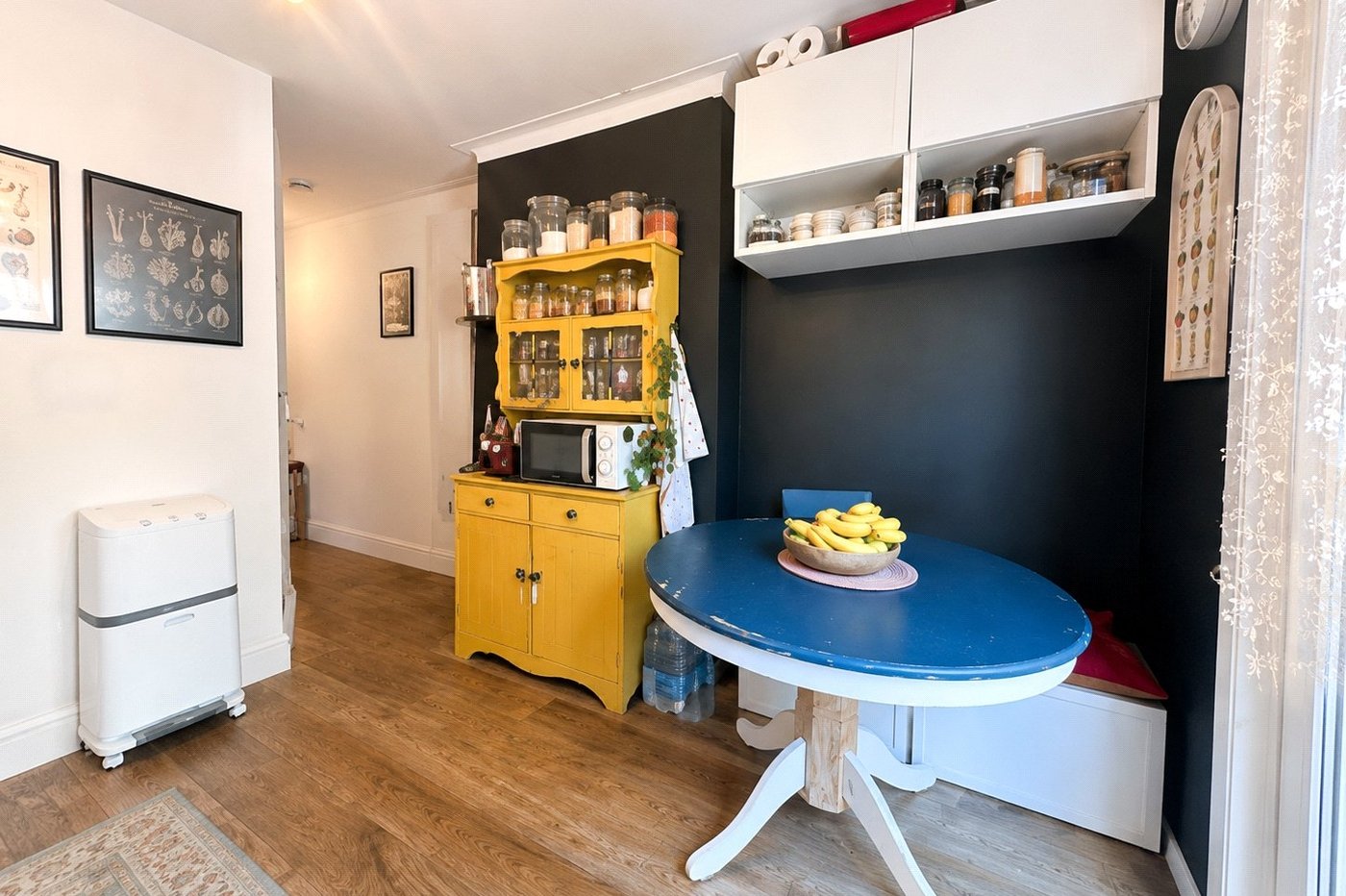 2 bedroom property for sale in London | Robinson Jackson