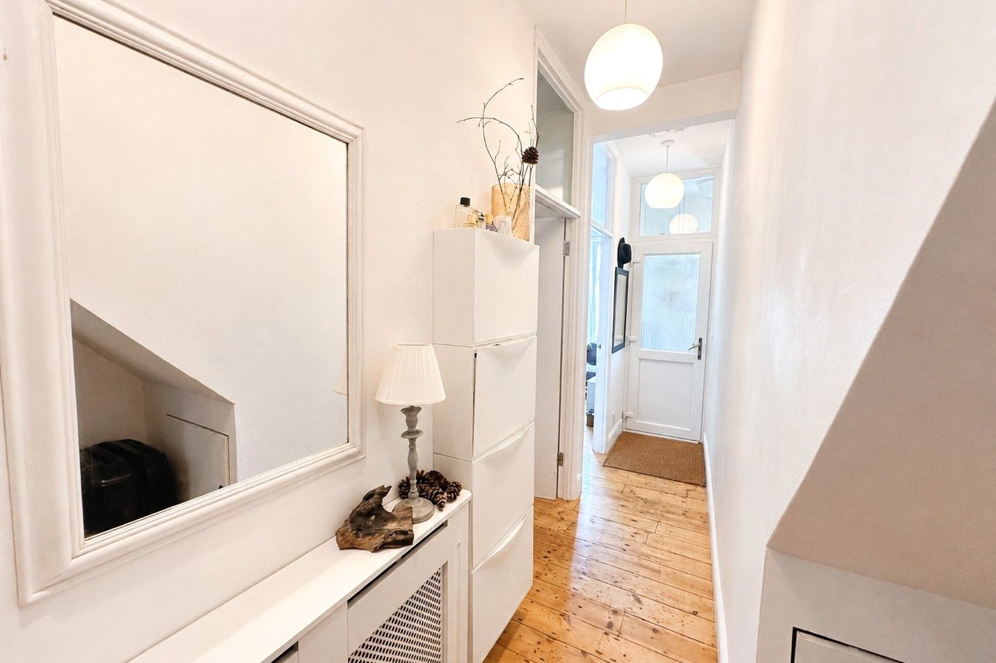 2 bedroom property for sale in London | Robinson Jackson