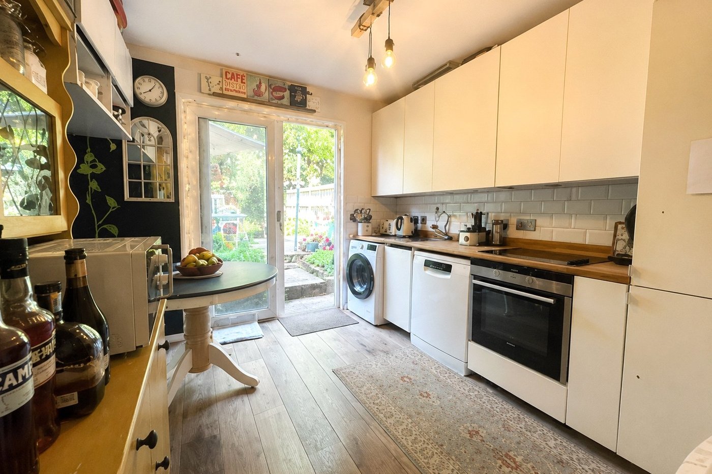 2 bedroom property for sale in London | Robinson Jackson