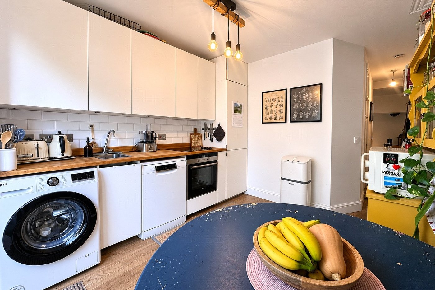 2 bedroom property for sale in London | Robinson Jackson
