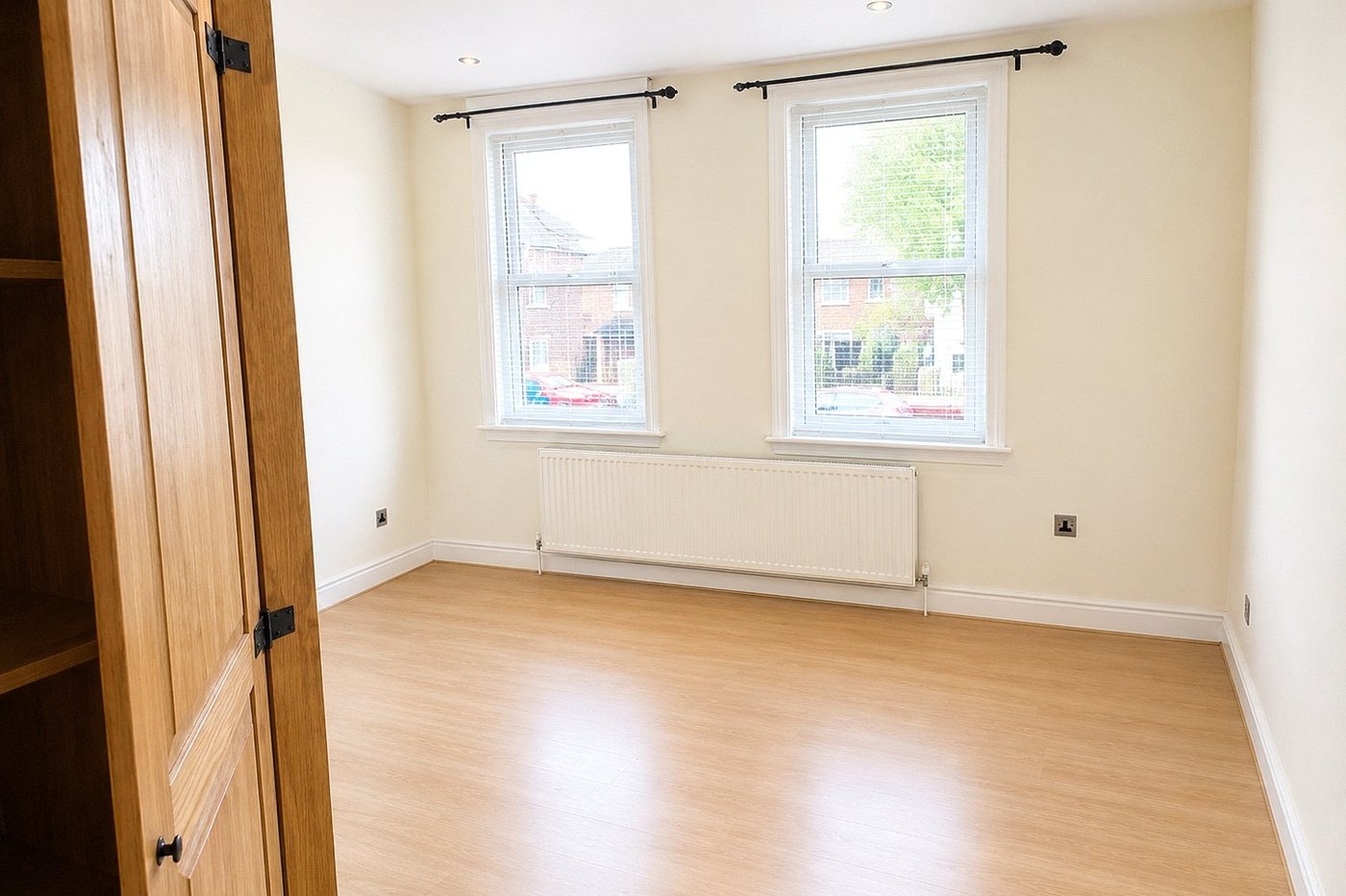 2 bedroom property for sale in London | Robinson Jackson