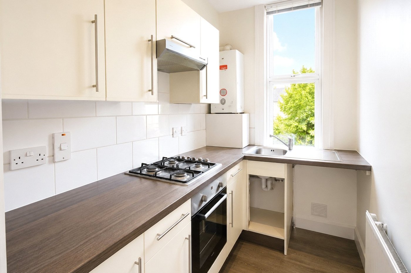 2 bedroom property for sale in London | Robinson Jackson