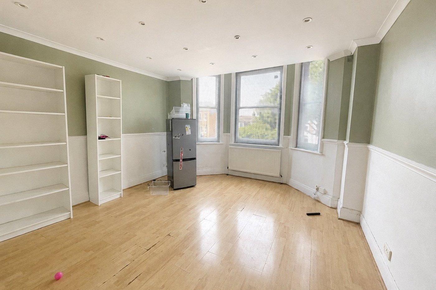 2 bedroom property for sale in London | Robinson Jackson