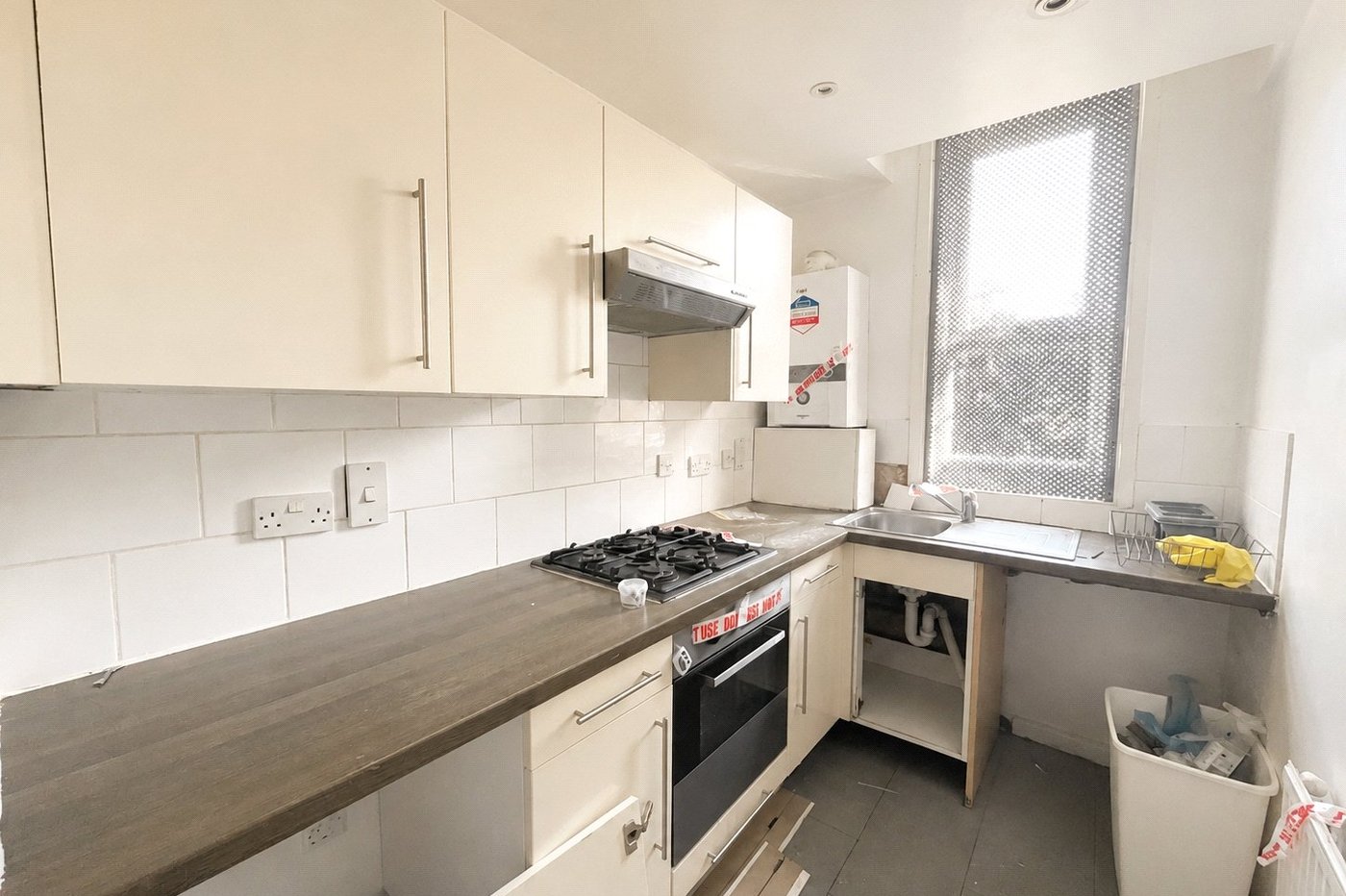 2 bedroom property for sale in London | Robinson Jackson