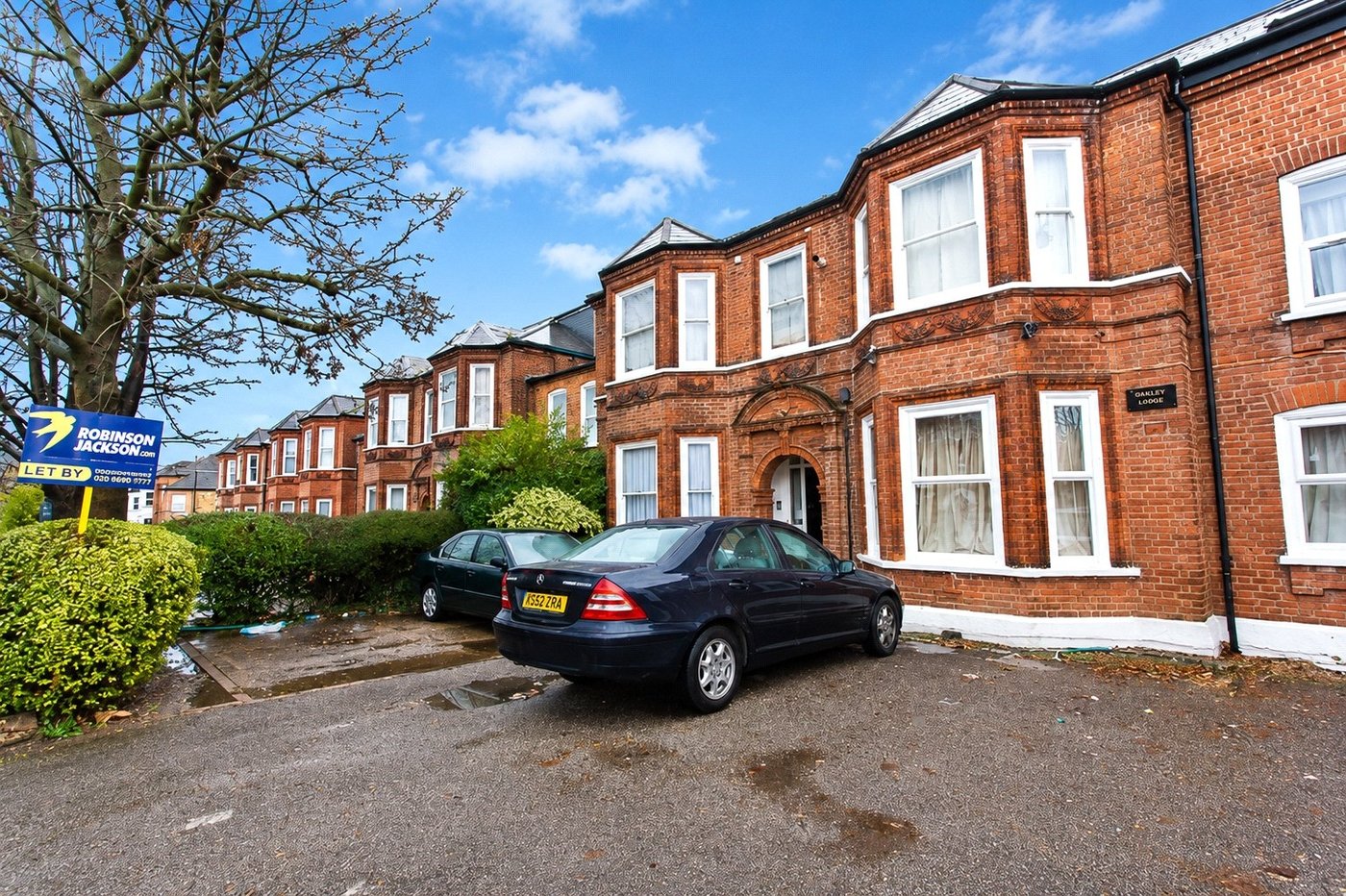 2 bedroom property for sale in London | Robinson Jackson