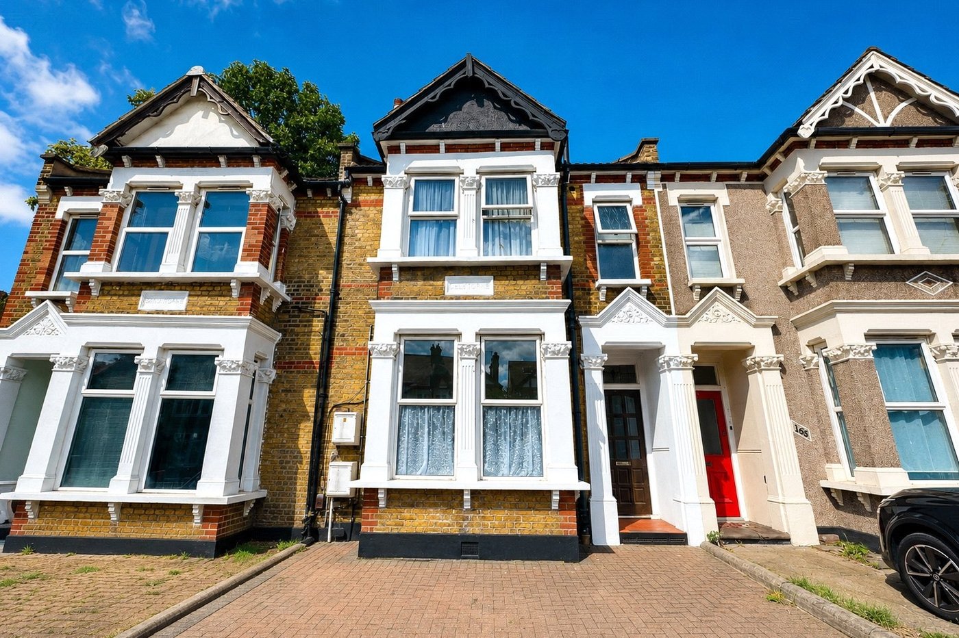 2 bedroom property for sale in London | Robinson Jackson