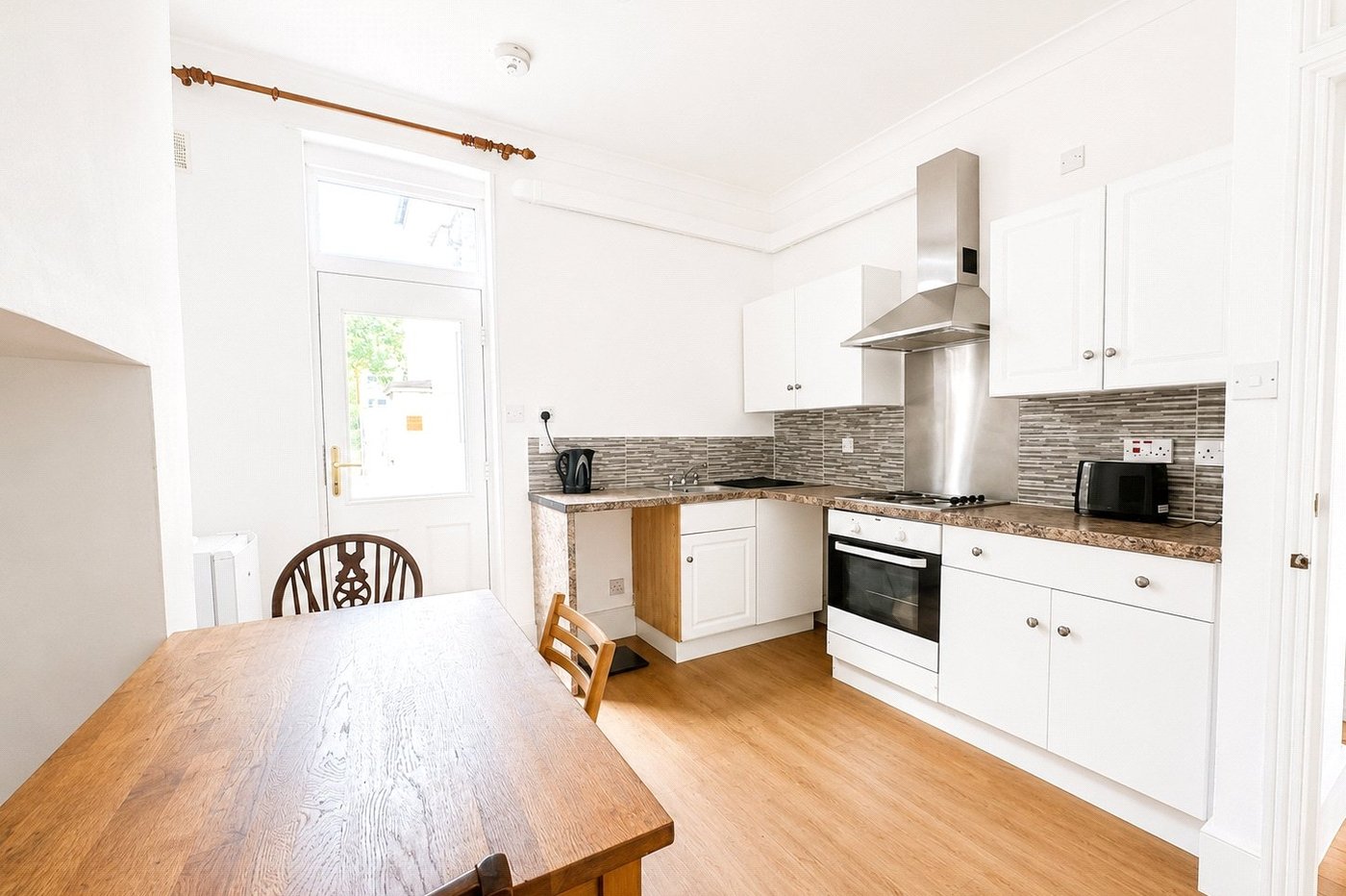 2 bedroom property for sale in London | Robinson Jackson