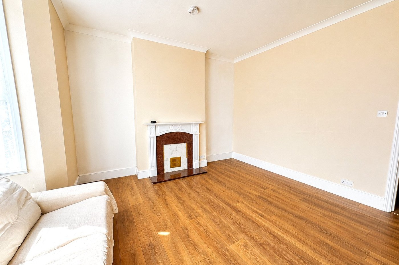 2 bedroom property for sale in London | Robinson Jackson