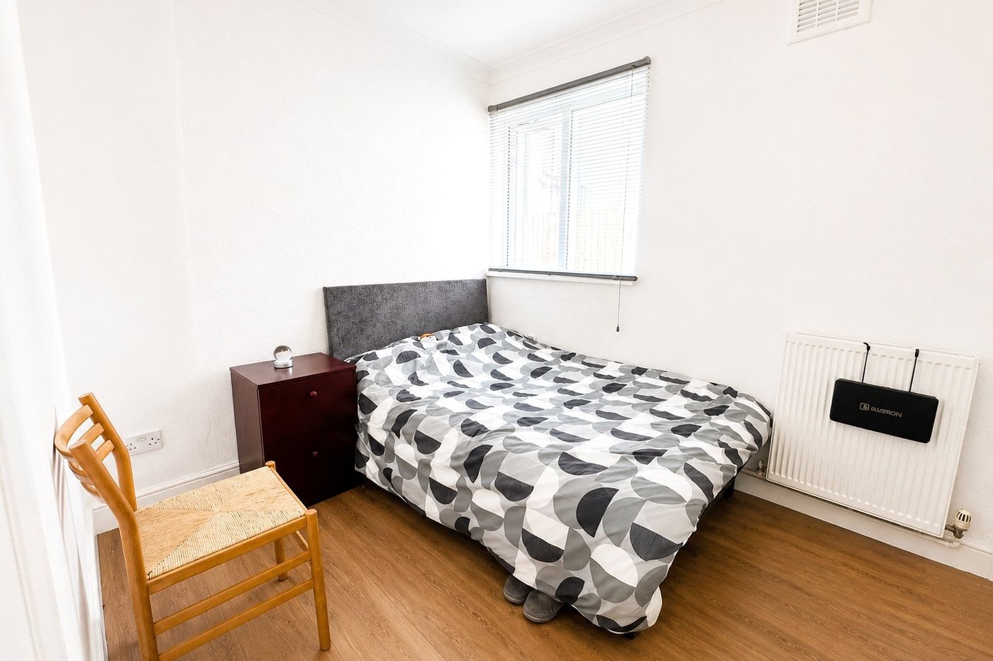2 bedroom property for sale in London | Robinson Jackson