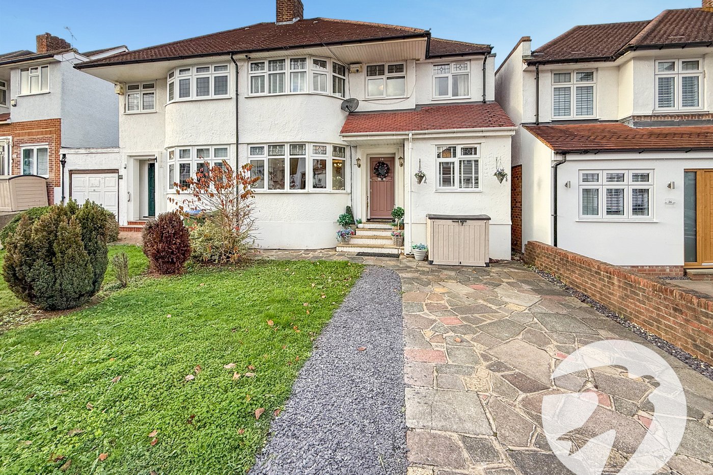 4 bedroom house for sale in London | Robinson Jackson