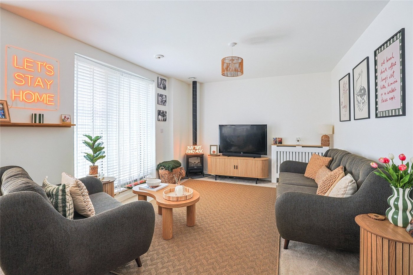 2 bedroom property for sale in  | Robinson Michael & Jackson