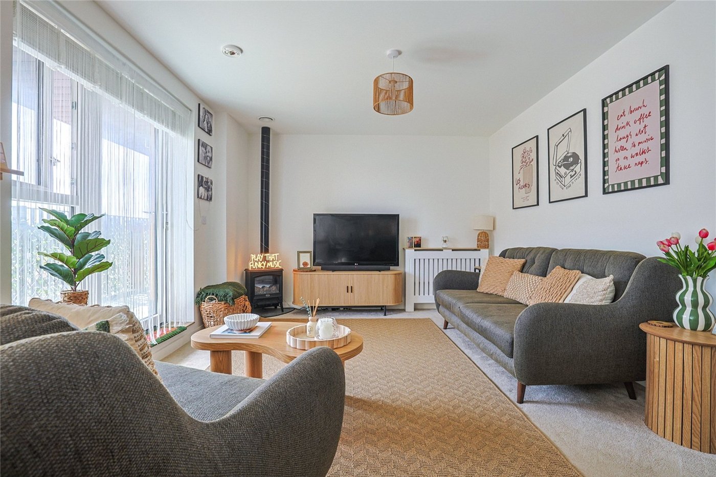 2 bedroom property for sale in  | Robinson Michael & Jackson
