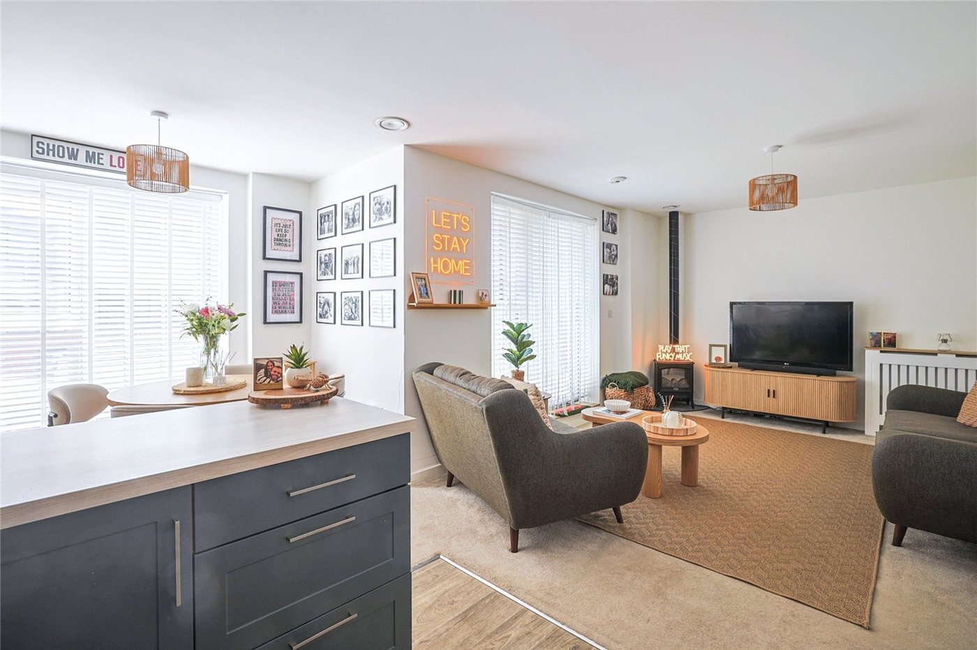 2 bedroom property for sale in  | Robinson Michael & Jackson