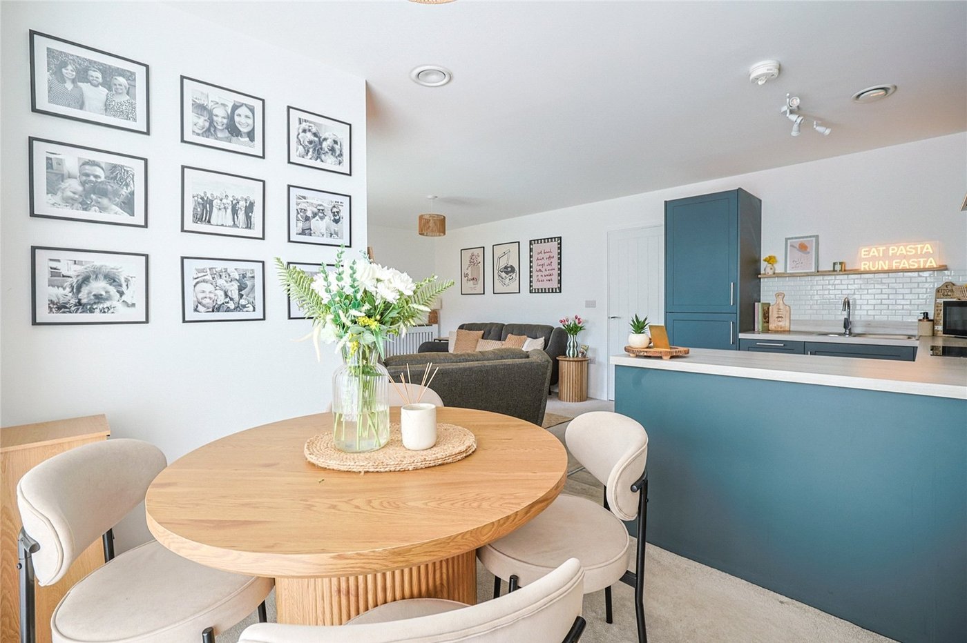 2 bedroom property for sale in  | Robinson Michael & Jackson