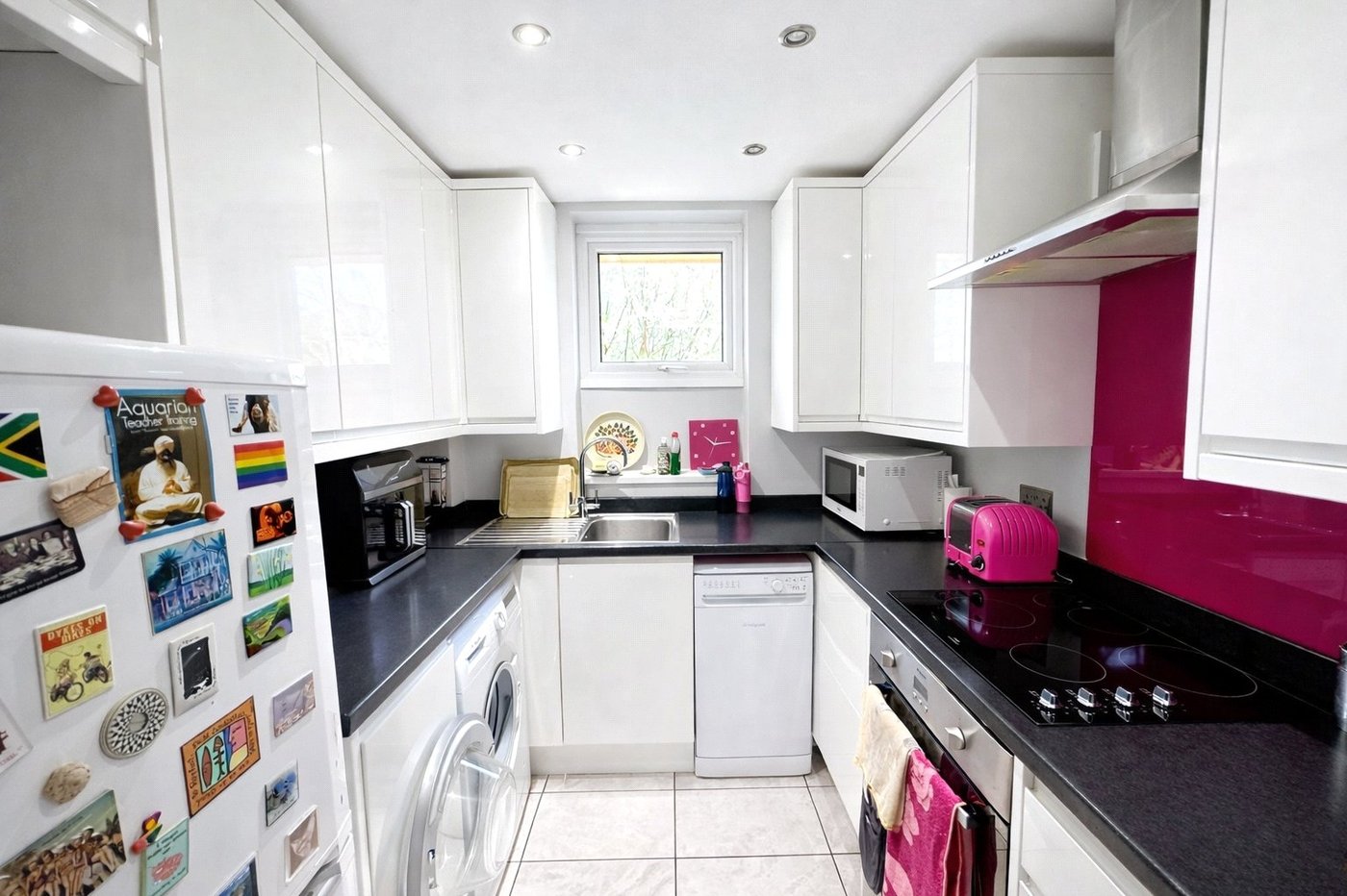 2 bedroom property for sale in London | Robinson Jackson