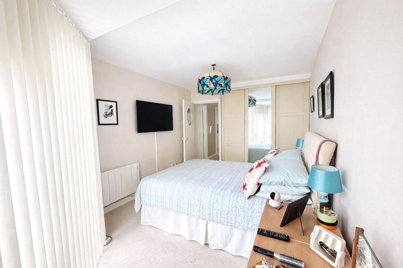 2 bedroom property for sale in London | Robinson Jackson