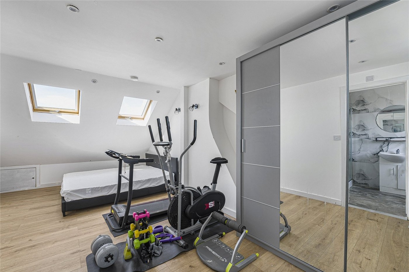 4 bedroom house for sale in South Welling | Robinson Jackson