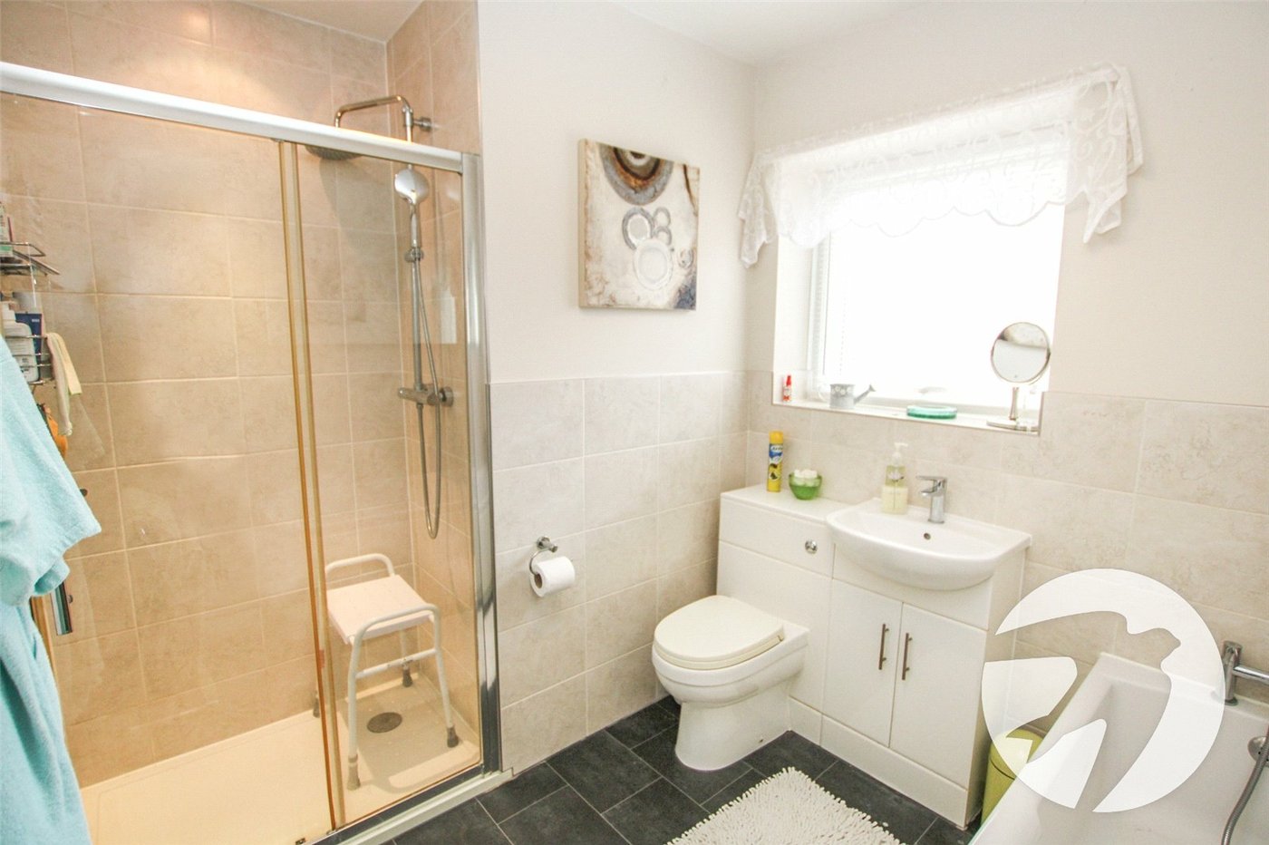 3 bedroom house for sale in London | Robinson Jackson