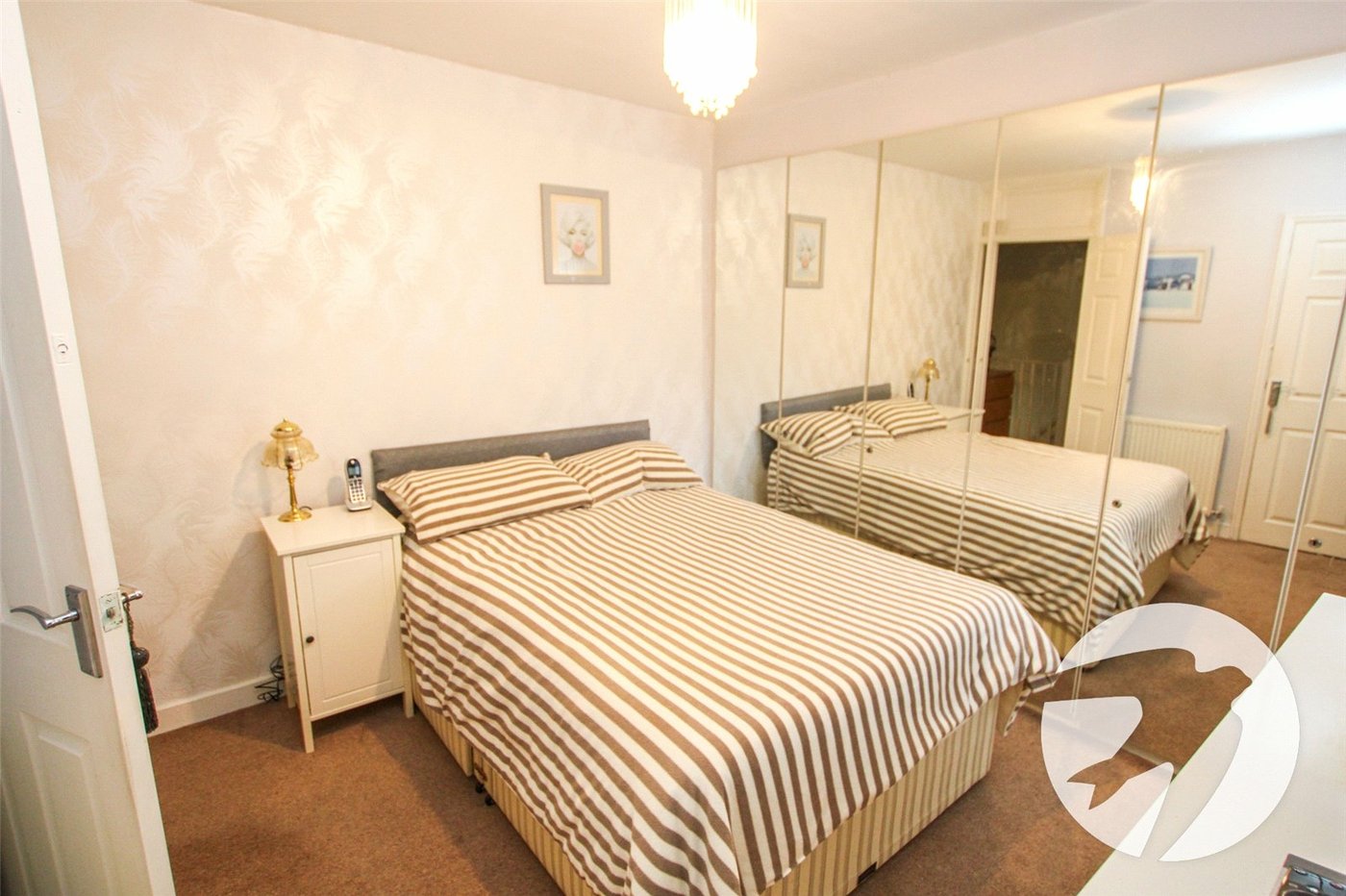 3 bedroom house for sale in London | Robinson Jackson