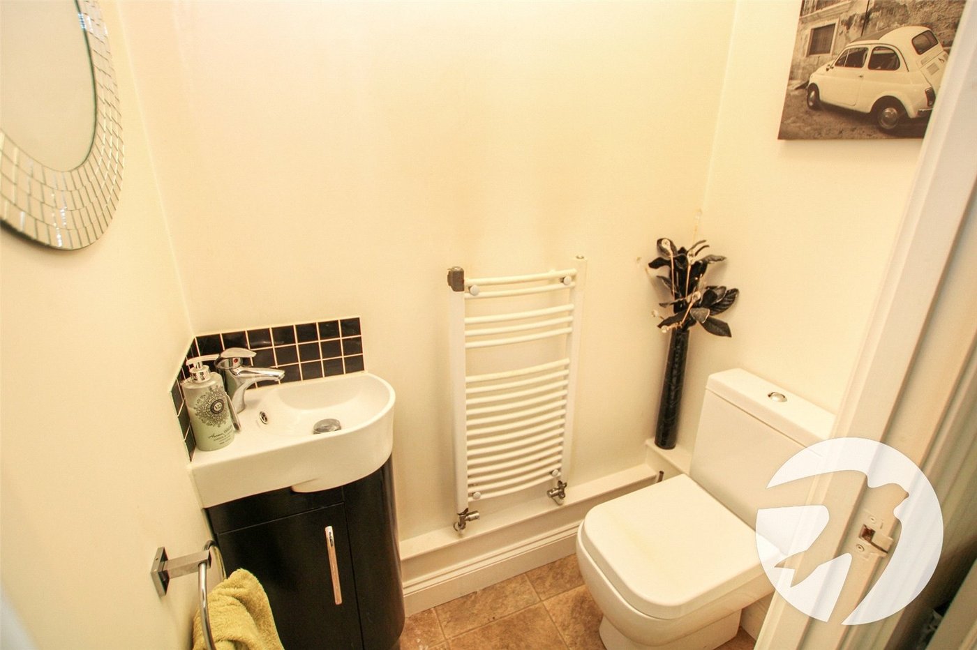 3 bedroom house for sale in London | Robinson Jackson