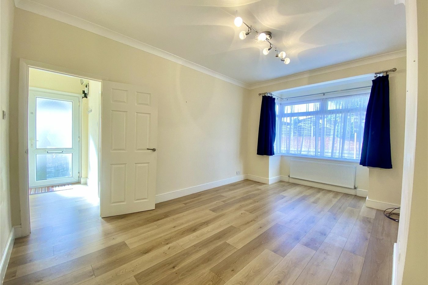 3 bedroom bungalow for sale in Sidcup | Robinson Jackson