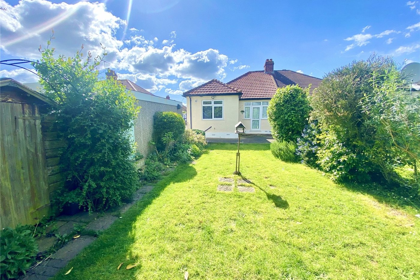 3 bedroom bungalow for sale in Sidcup | Robinson Jackson