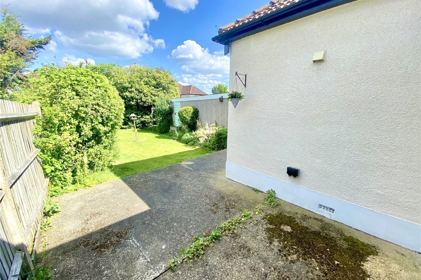 3 bedroom bungalow for sale in Sidcup | Robinson Jackson