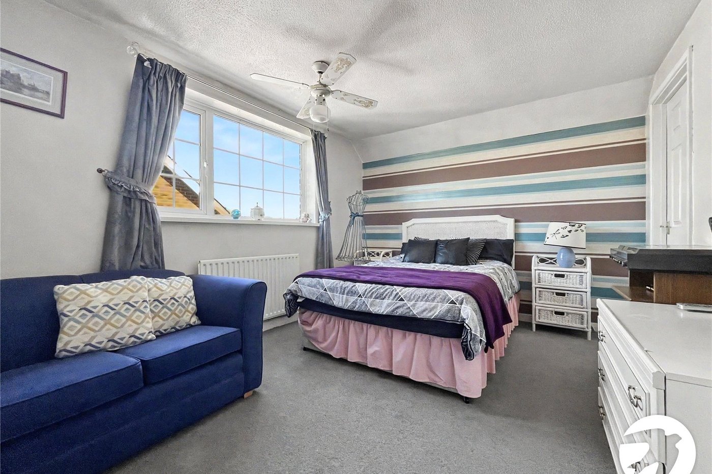 3 bedroom bungalow for sale in Rochester | Robinson Michael & Jackson