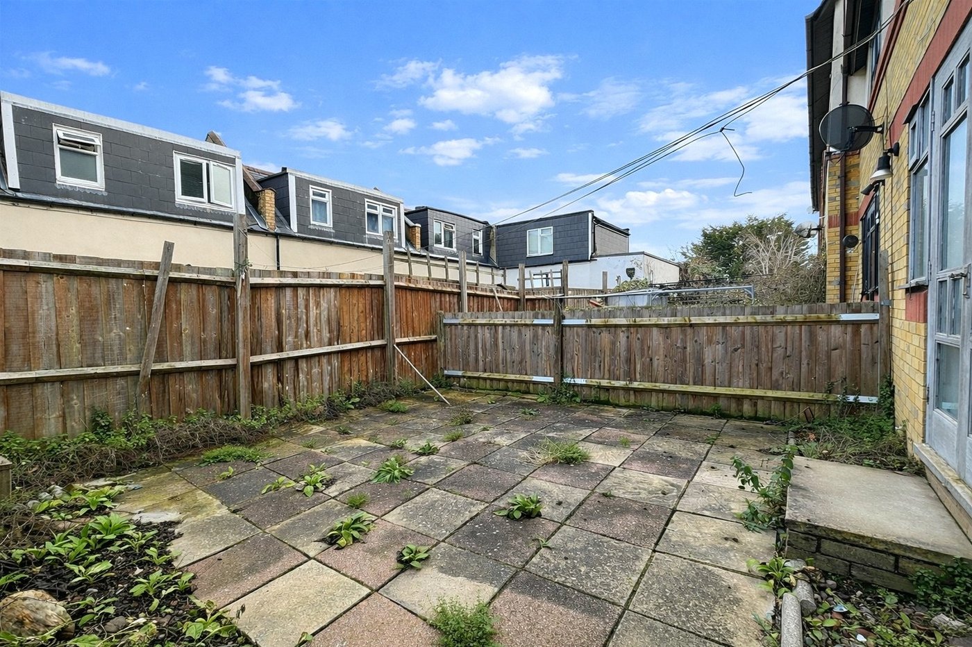 2 bedroom house for sale in London | Robinson Jackson