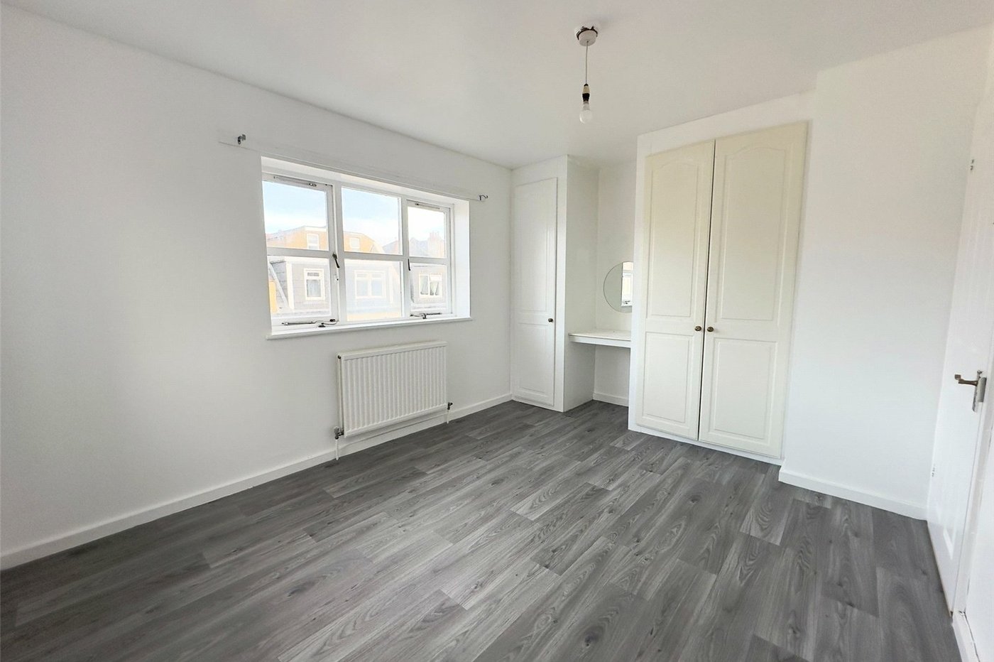 2 bedroom house for sale in London | Robinson Jackson