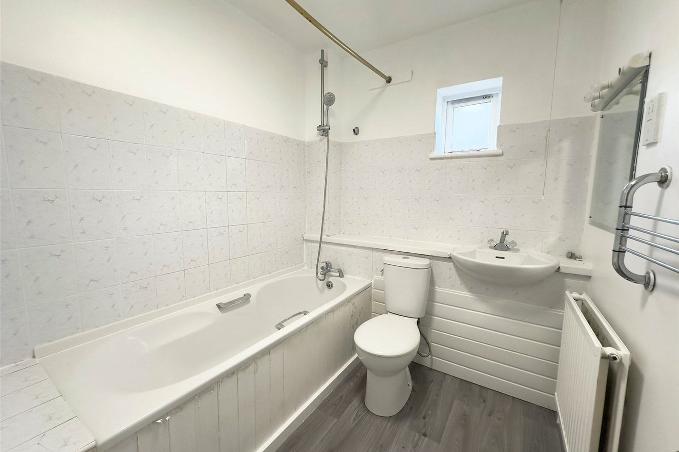 2 bedroom house for sale in London | Robinson Jackson