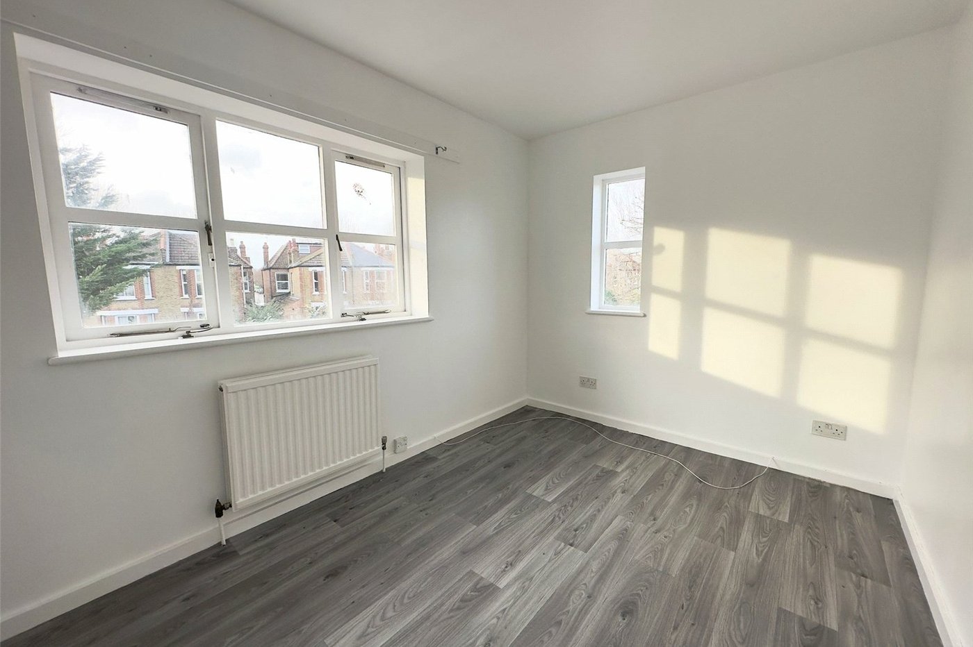 2 bedroom house for sale in London | Robinson Jackson