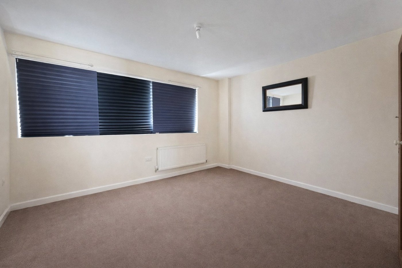 2 bedroom house for sale in London | Robinson Jackson