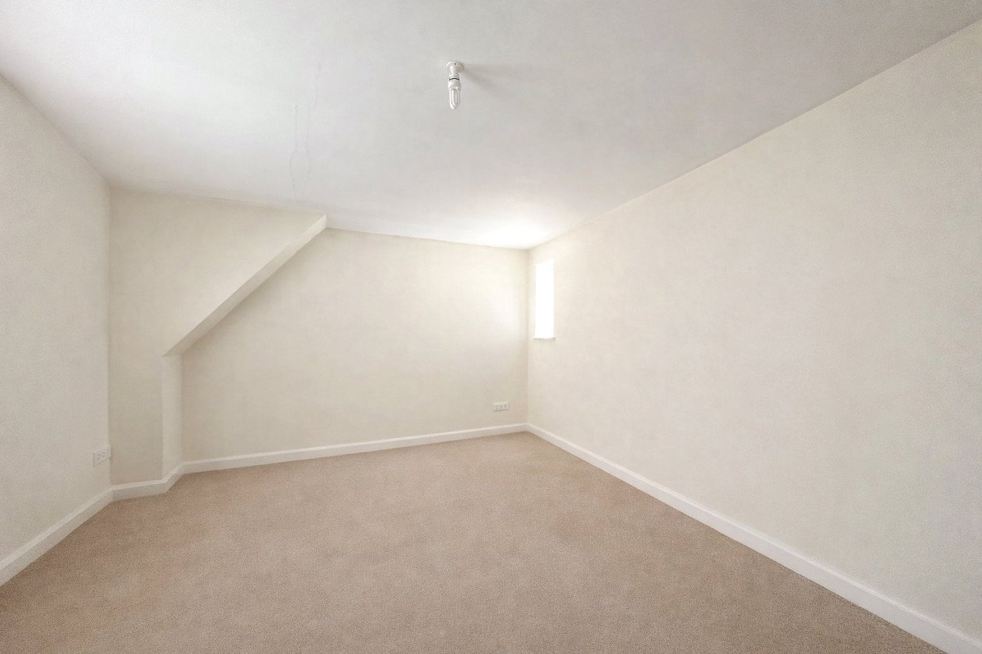 2 bedroom house for sale in London | Robinson Jackson