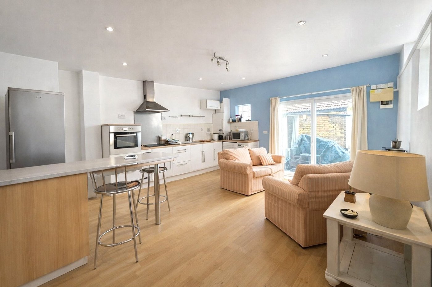 2 bedroom house for sale in London | Robinson Jackson