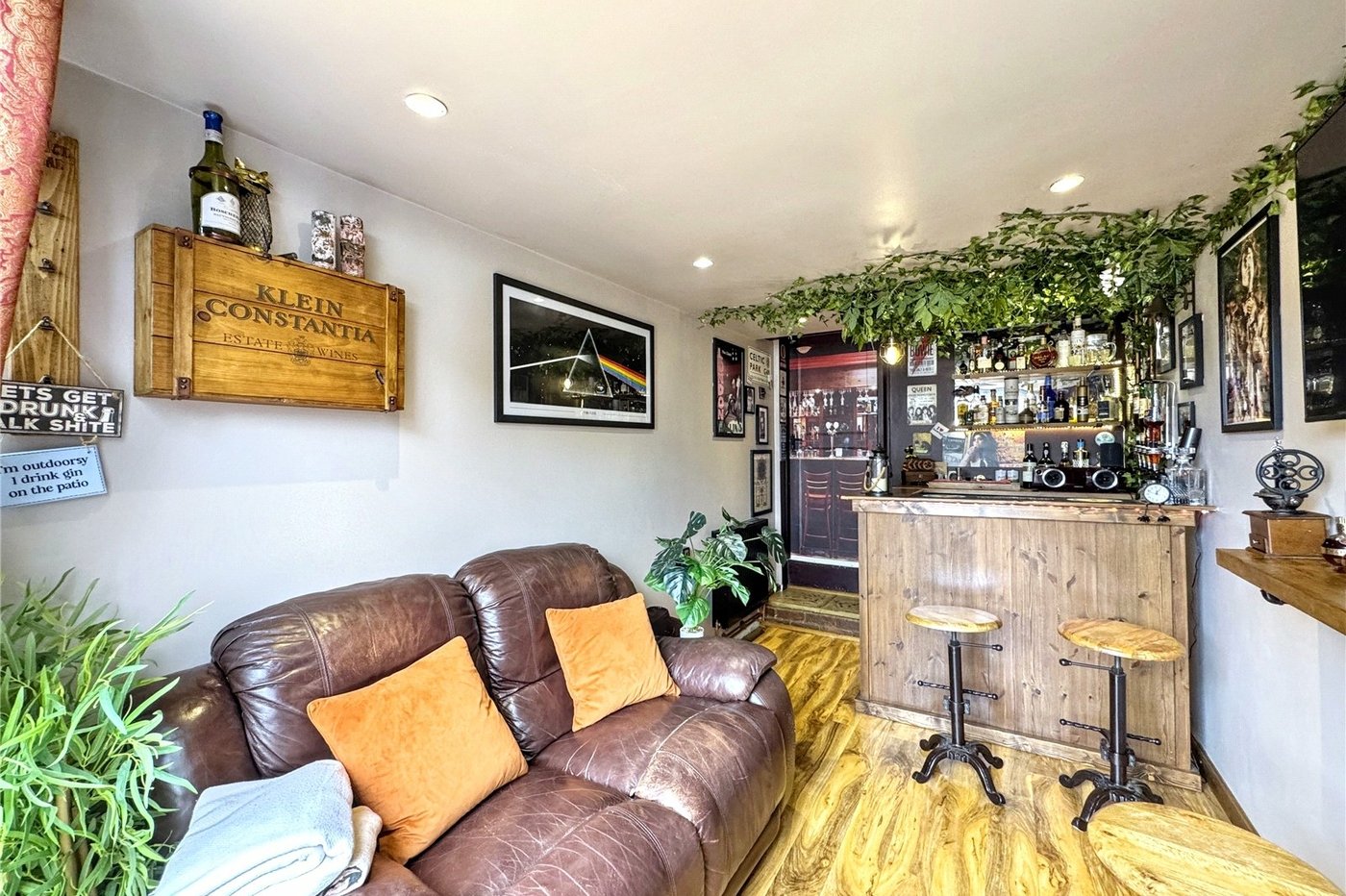 4 bedroom house for sale in Rainham | Robinson Michael & Jackson