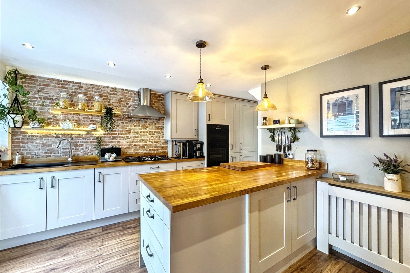 4 bedroom house for sale in Rainham | Robinson Michael & Jackson