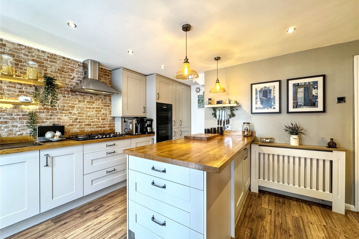 4 bedroom house for sale in Rainham | Robinson Michael & Jackson