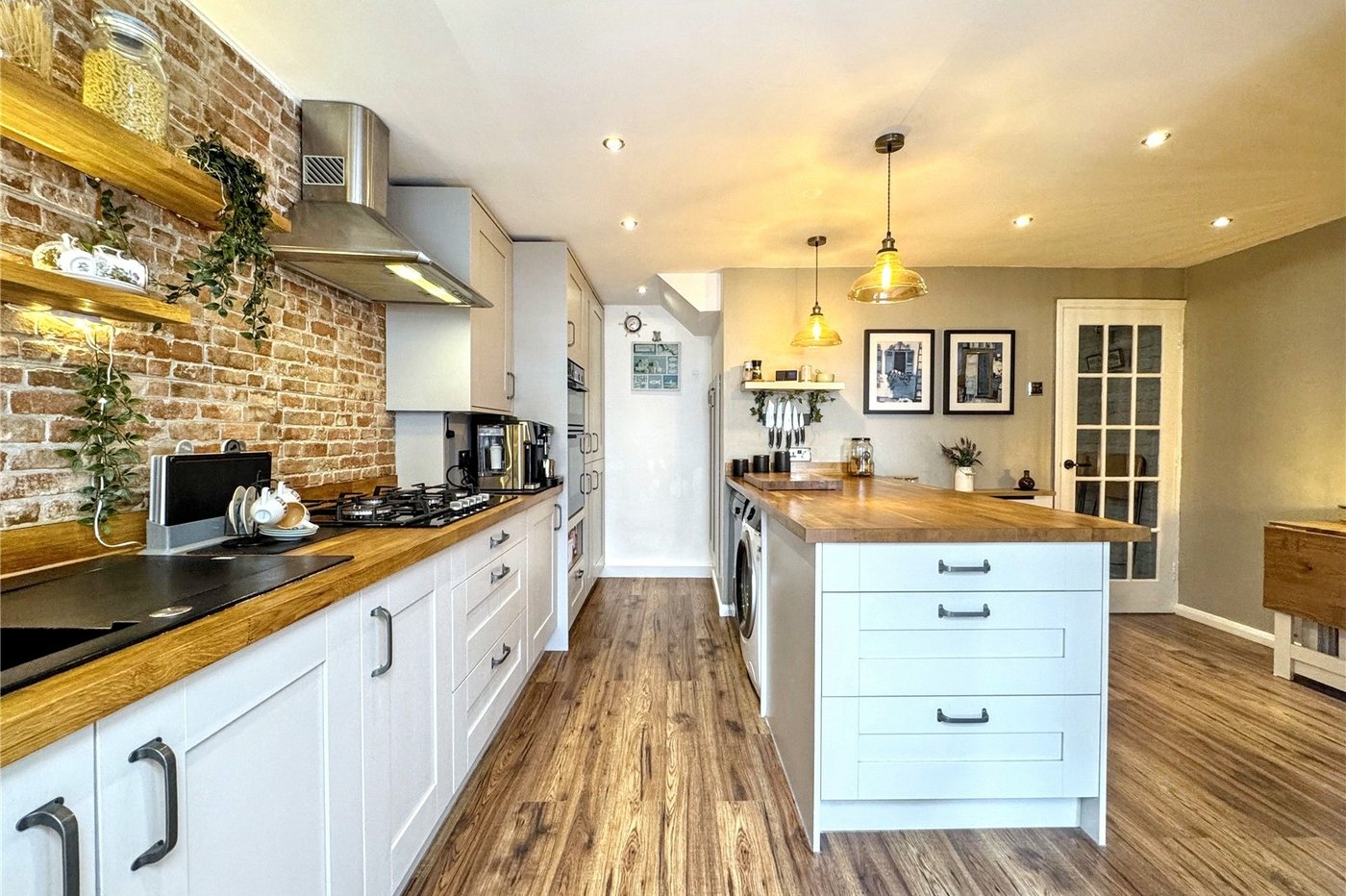 4 bedroom house for sale in Rainham | Robinson Michael & Jackson