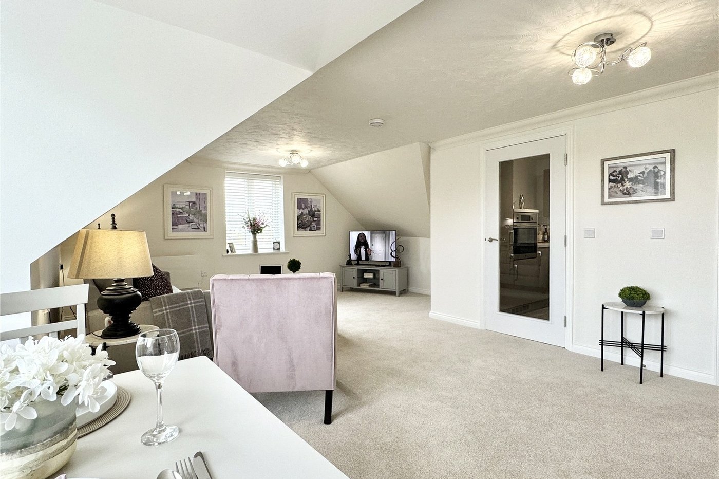 2 bedroom property for sale in Birchwood Park Avenue | Robinson Jackson