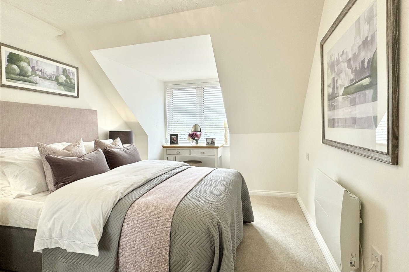 2 bedroom property for sale in Birchwood Park Avenue | Robinson Jackson