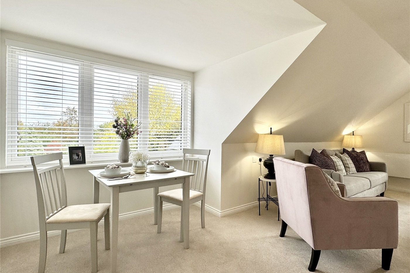 2 bedroom property for sale in Birchwood Park Avenue | Robinson Jackson