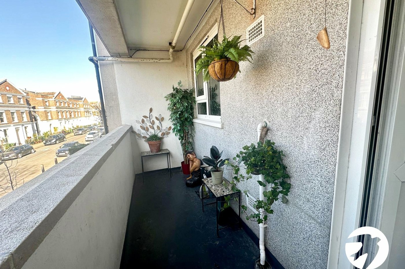 2 bedroom property for sale in London | Robinson Jackson