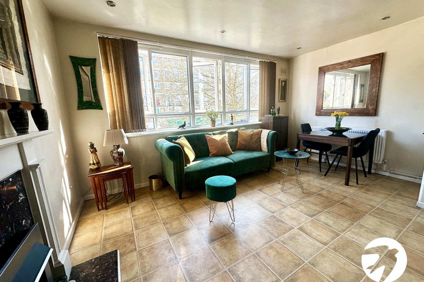 2 bedroom property for sale in London | Robinson Jackson