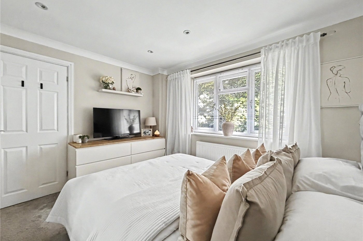3 bedroom house for sale in Rainham | Robinson Michael & Jackson