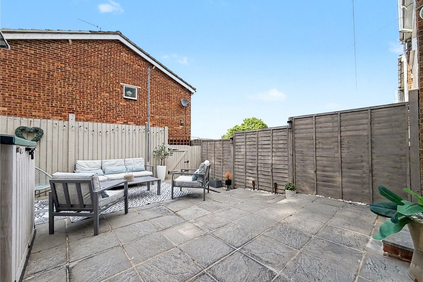 3 bedroom house for sale in Rainham | Robinson Michael & Jackson