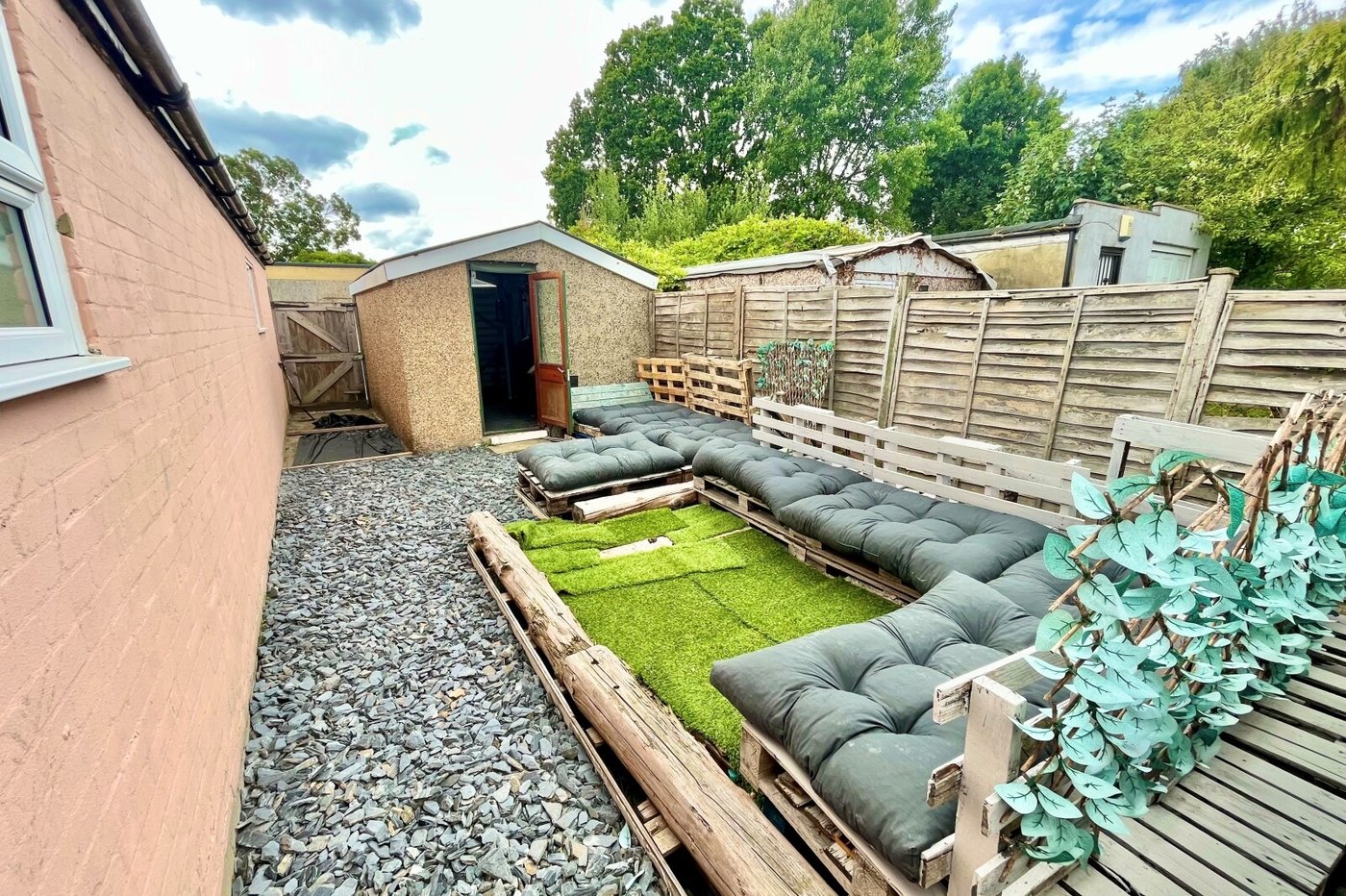 2 bedroom house for sale in Sidcup | Robinson Jackson